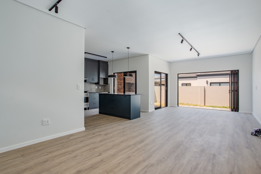 3 Bedroom Property for Sale in Honeydew Country Estate Western Cape